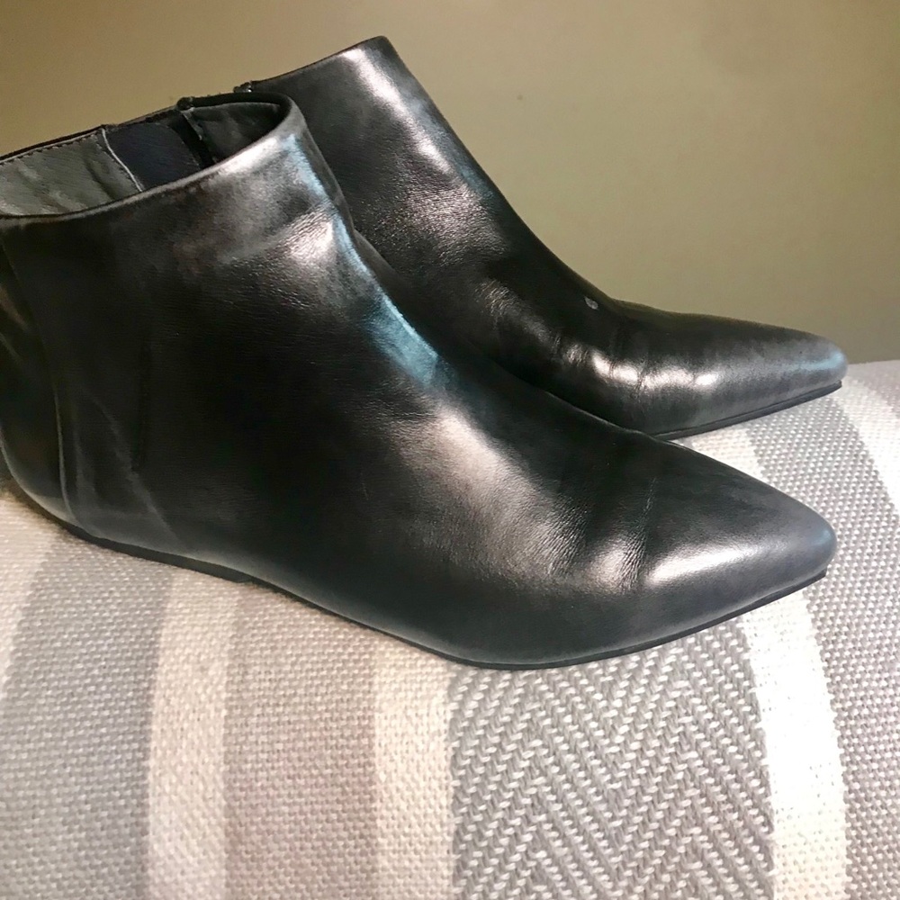 Miz Mooz steel gray women’s size 6 booties